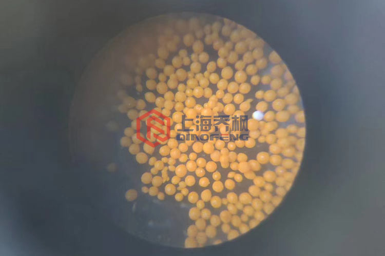 高效沸騰制粒干燥機(jī)的工作原理？